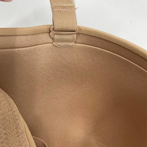 Maidenform Ultimate Stay Put Bra Convertible Strapless Lined Underwire Nude 40DD - Picture 7 of 10